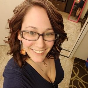 Meet your Posher, Melissa